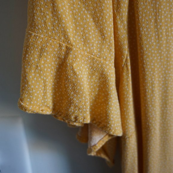 Abercrombie and Fitch Yellow Polka Dot Romper Size M - Picture 5 of 10